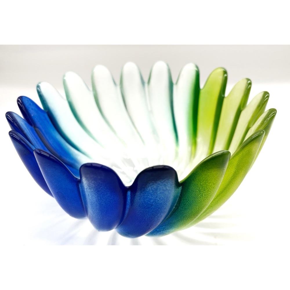 Vintage Studio Nova Swirl Solaris Swirl Blur Iridescent Art Glass Bowl 6” German
